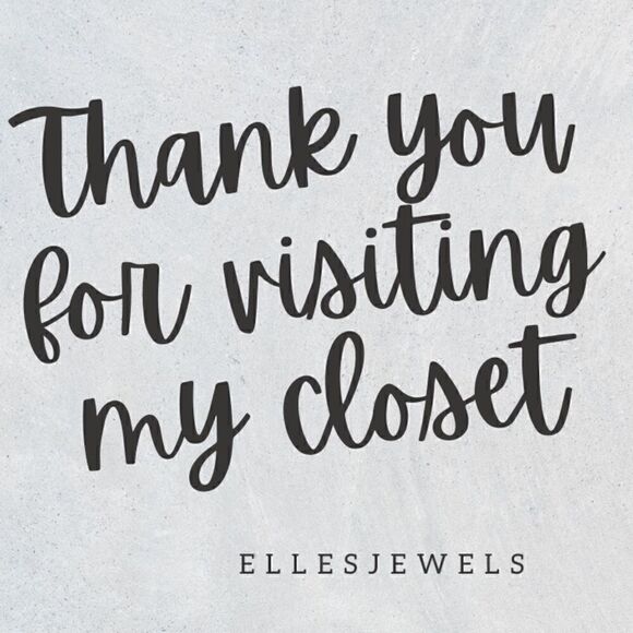 💚 Stunning new rhinestone & emerald glass triple CZ stone stud earrings 💚 - Picture 4 of 4